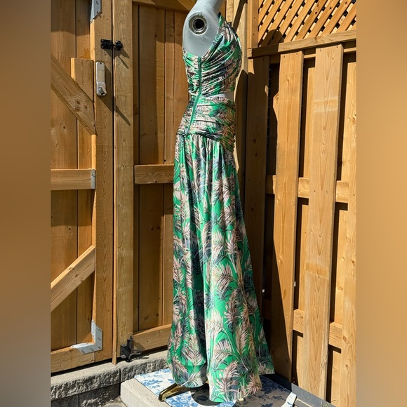 🆕 BRONX & BANCO 🧿 NWOT Jafari Havana Cut Out Gown, Vibrant Green - Sz XS/US 2 - Picture 8 of 17